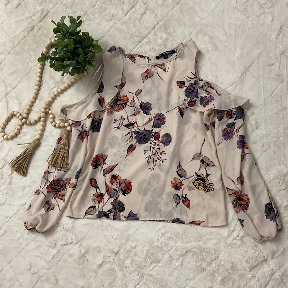 One Clothing Blouse Floral Print! Size Small!
